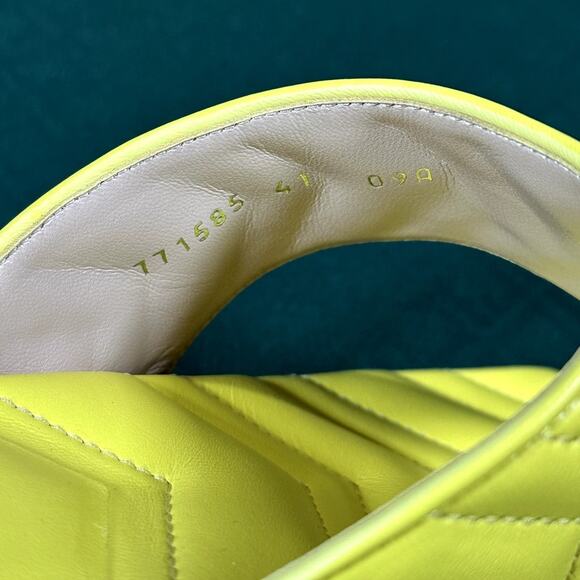 Gucci Marmont Matelassé Padded Thong Sandals Neon Yellow Size 41 NEW - Picture 2 of 5